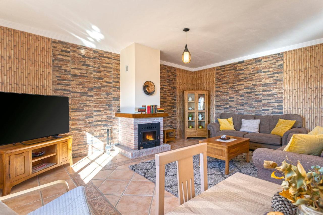 Casa Del Valle Con Piscina Privada Villa Alcaucín Kültér fotó